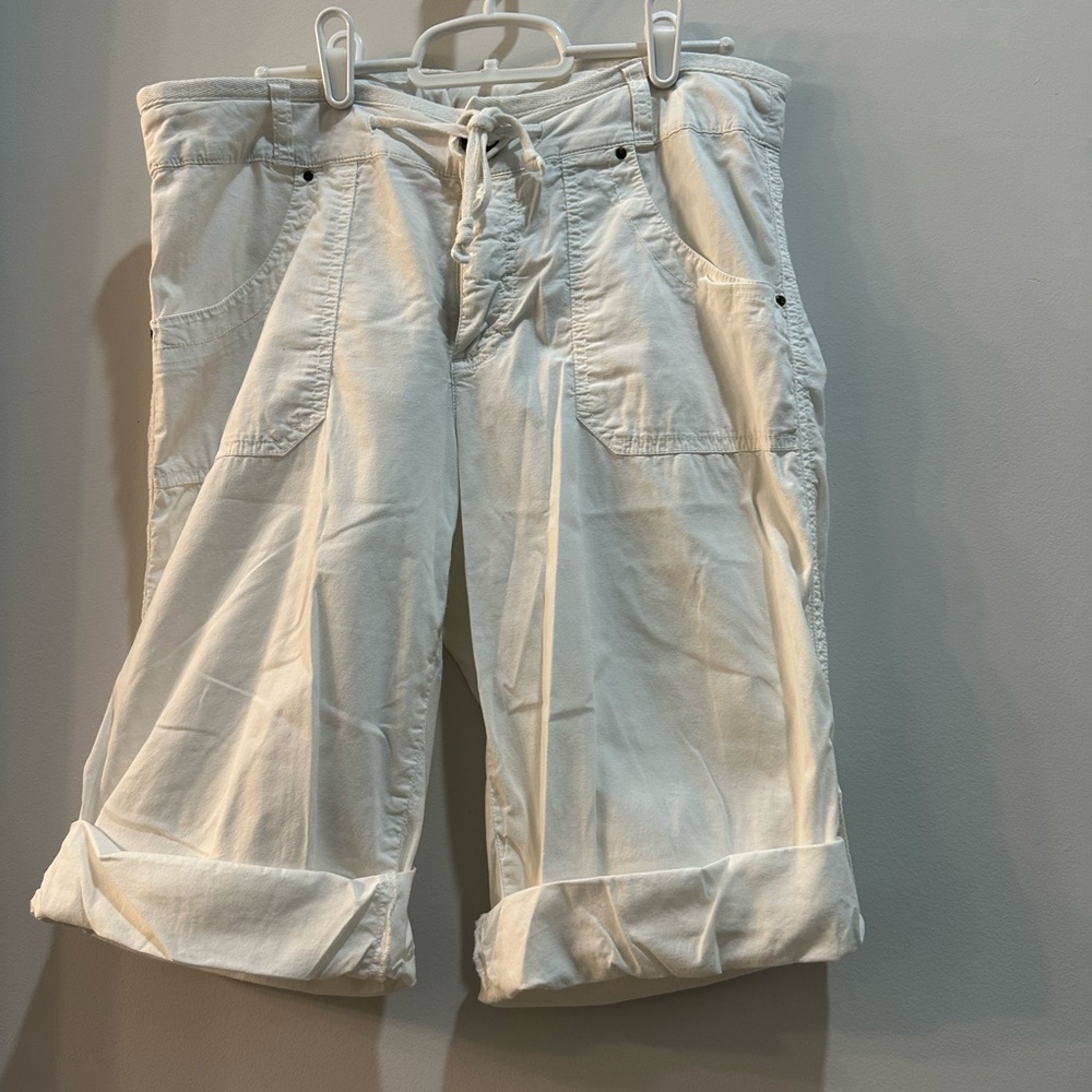 Fresh Produce Women’s Cream Cargo Shorts